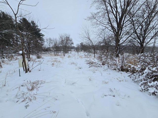 N1674 High Street, Manchester, WI 53946