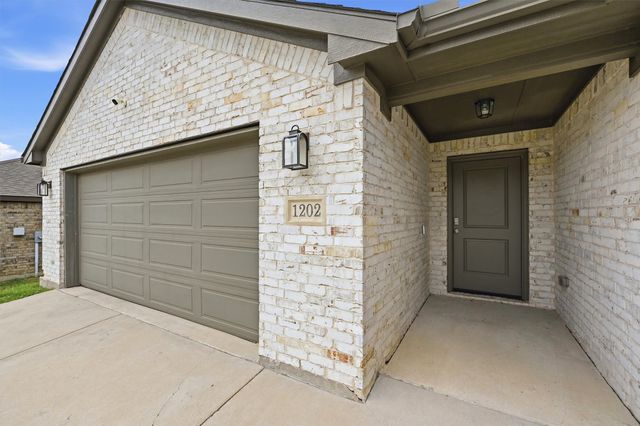 1202 Southridge Lane, Sherman, TX 75092