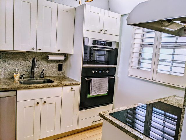 201 Galen Dr 215W, Key Biscayne, FL 33149