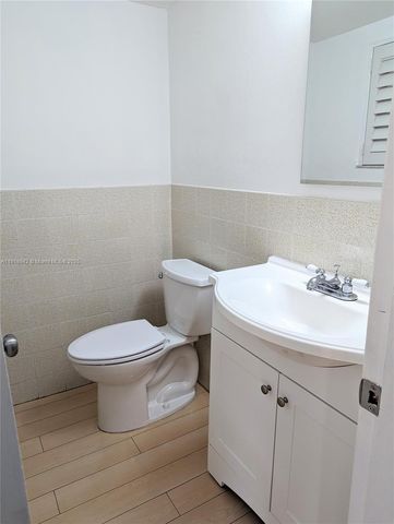 201 Galen Dr 215W, Key Biscayne, FL 33149