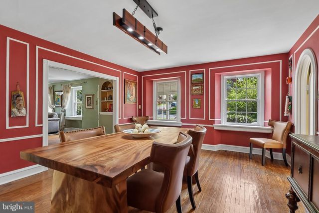6 OVERBROOK PKWY, Wynnewood, PA 19096