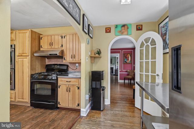 6 OVERBROOK PKWY, Wynnewood, PA 19096