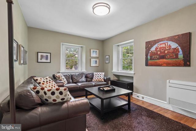 6 OVERBROOK PKWY, Wynnewood, PA 19096