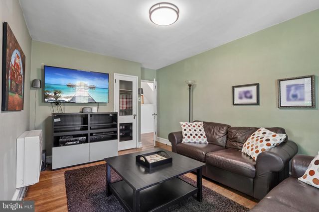 6 OVERBROOK PKWY, Wynnewood, PA 19096