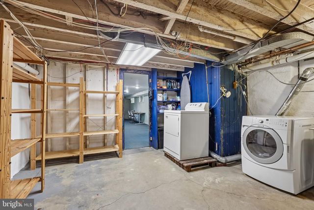 6 OVERBROOK PKWY, Wynnewood, PA 19096