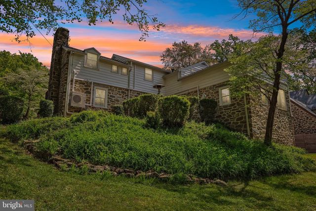6 OVERBROOK PKWY, Wynnewood, PA 19096
