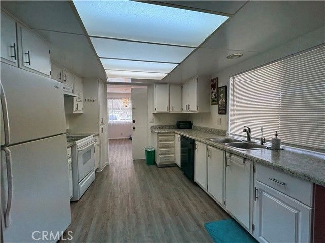 180 Santa Paula, Hemet, CA 92543