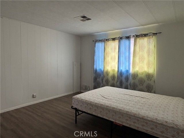 180 Santa Paula, Hemet, CA 92543