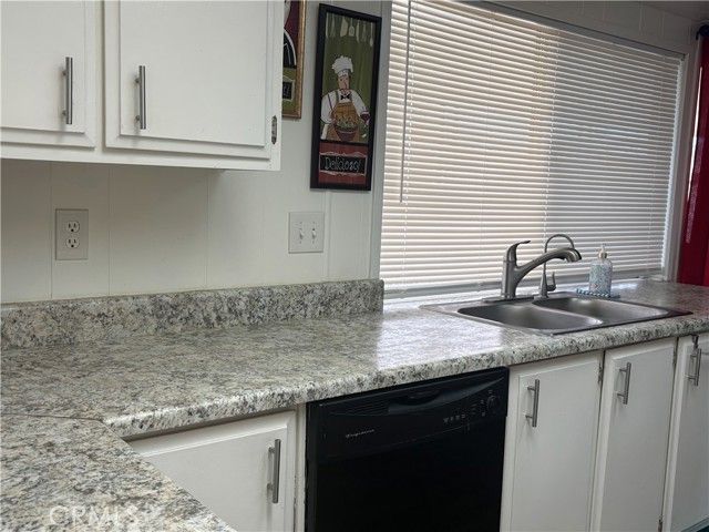 180 Santa Paula, Hemet, CA 92543