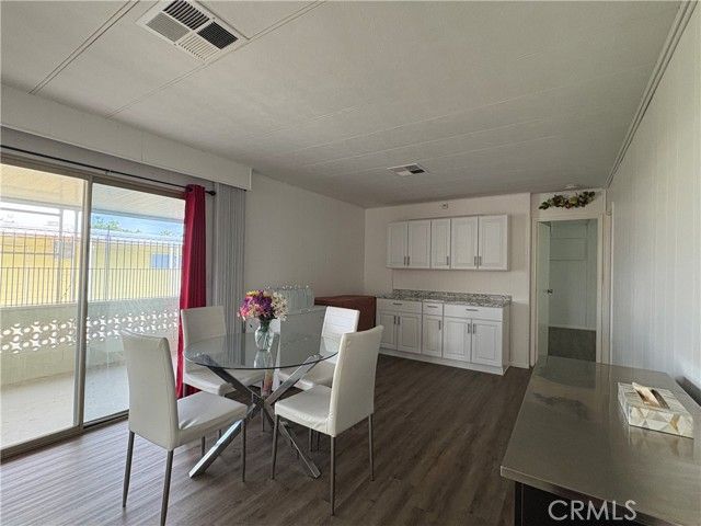 180 Santa Paula, Hemet, CA 92543