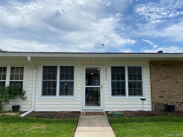 274 Berwick Court C, Ridge, NY 11961