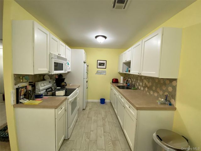 274 Berwick Court C, Ridge, NY 11961