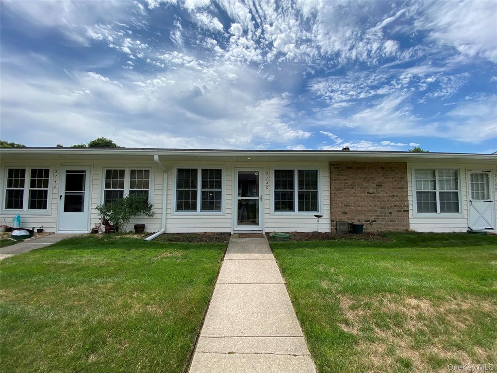 274 Berwick Court C, Ridge, NY 11961