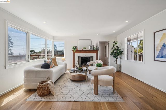 708 Grizzly Peak Blvd, Berkeley, CA 94708