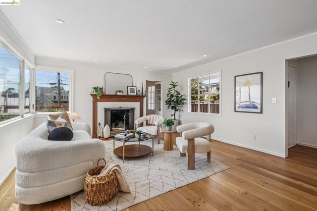 708 Grizzly Peak Blvd, Berkeley, CA 94708