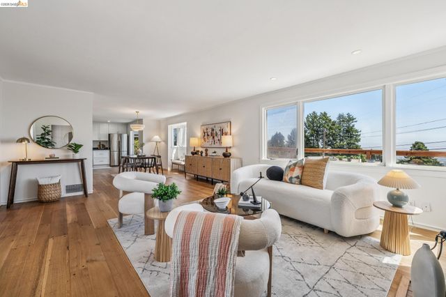 708 Grizzly Peak Blvd, Berkeley, CA 94708