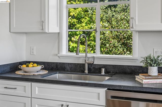 708 Grizzly Peak Blvd, Berkeley, CA 94708