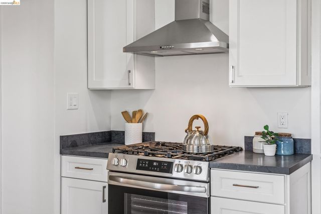 708 Grizzly Peak Blvd, Berkeley, CA 94708