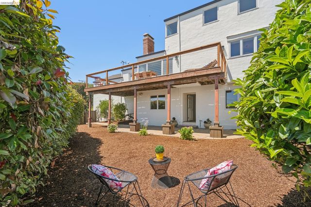 708 Grizzly Peak Blvd, Berkeley, CA 94708