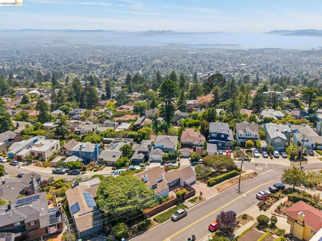 708 Grizzly Peak Blvd, Berkeley, CA 94708