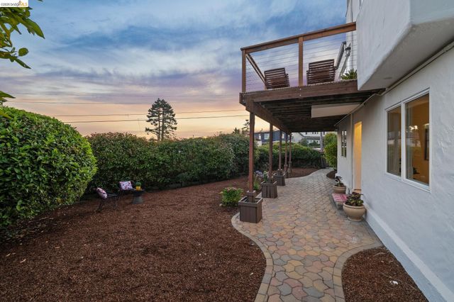 708 Grizzly Peak Blvd, Berkeley, CA 94708