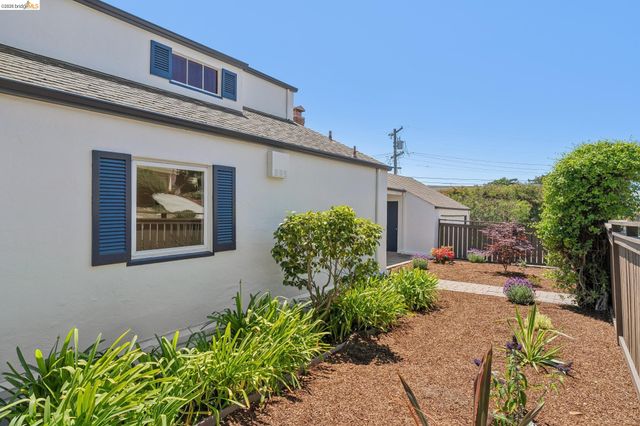 708 Grizzly Peak Blvd, Berkeley, CA 94708