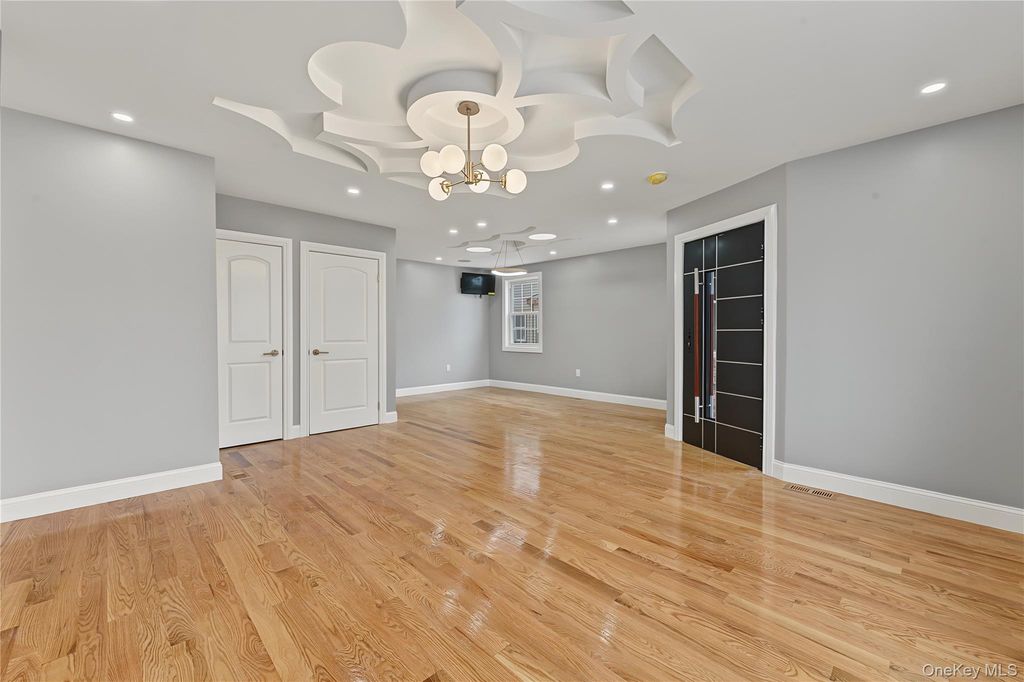 15320 120th Avenue, Jamaica, NY 11434 — photo 4
