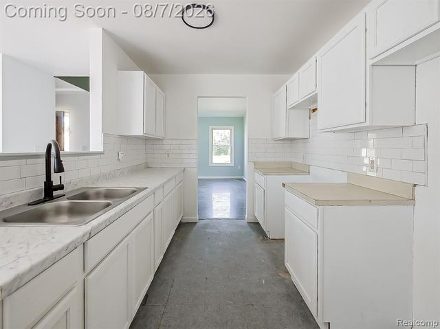 584 Tennessee Street, Detroit, MI 48215