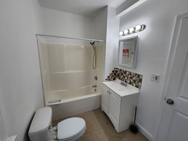 107 Hollingsworth Street 01, Lynn, MA 01902