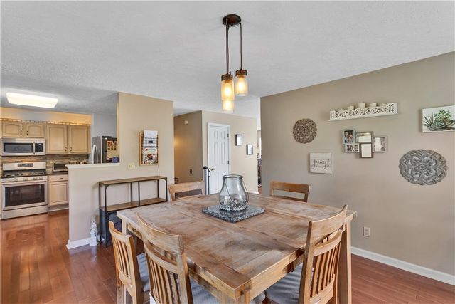 301 Wingate Dr, Robinson Twp, PA 15205