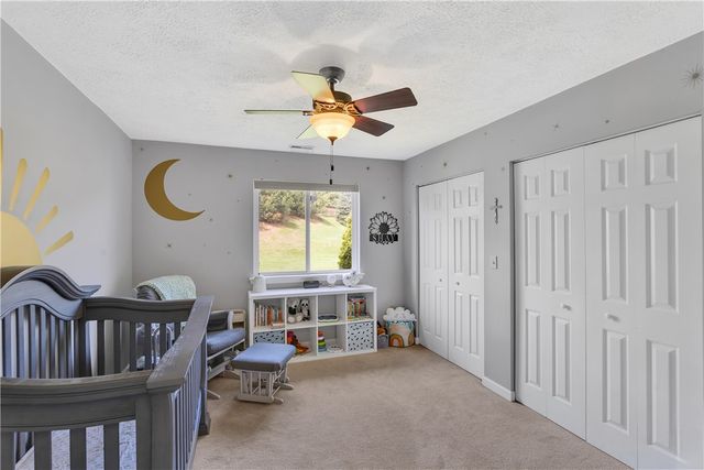 301 Wingate Dr, Robinson Twp, PA 15205