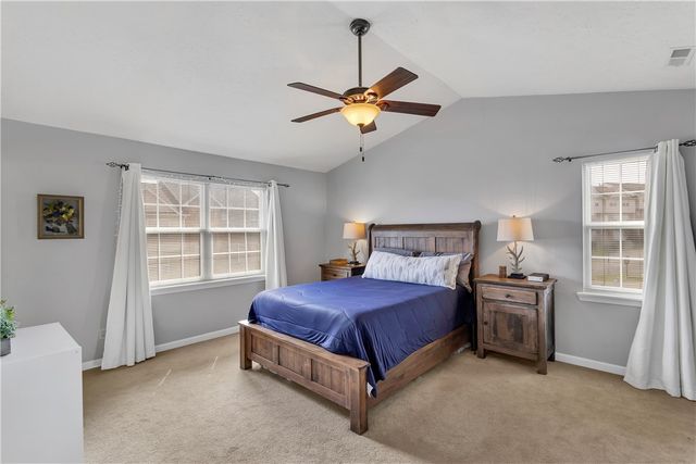 301 Wingate Dr, Robinson Twp, PA 15205