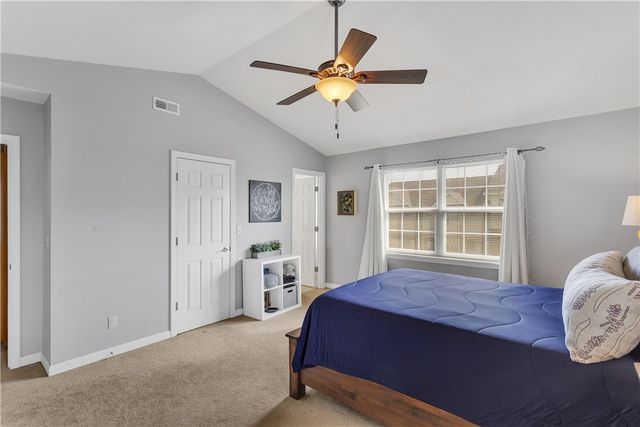 301 Wingate Dr, Robinson Twp, PA 15205