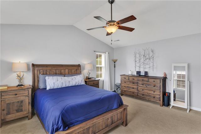 301 Wingate Dr, Robinson Twp, PA 15205