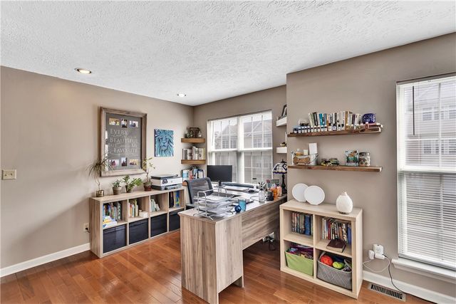 301 Wingate Dr, Robinson Twp, PA 15205