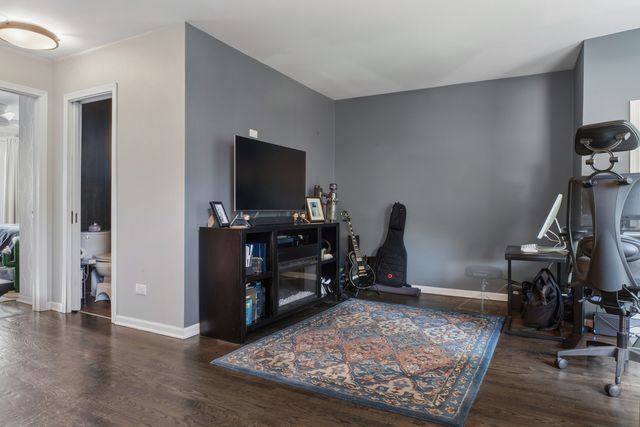 2527 N WASHTENAW Avenue, Chicago, IL 60647