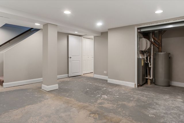 2527 N WASHTENAW Avenue, Chicago, IL 60647
