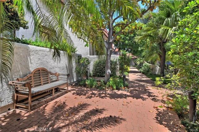 22255 Erwin, Woodland Hills, CA 91367