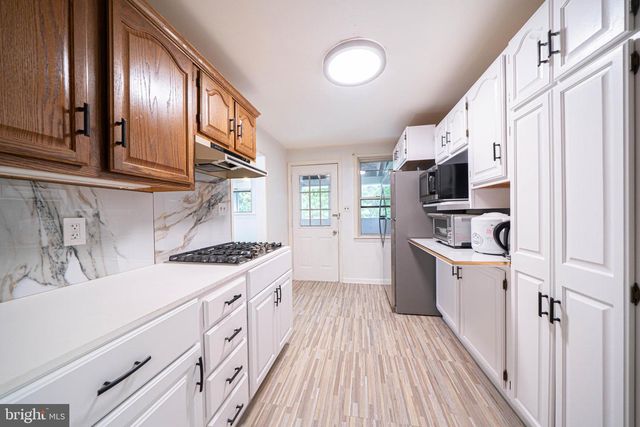 336 HOLLAND ST, Crum Lynne, PA 19022