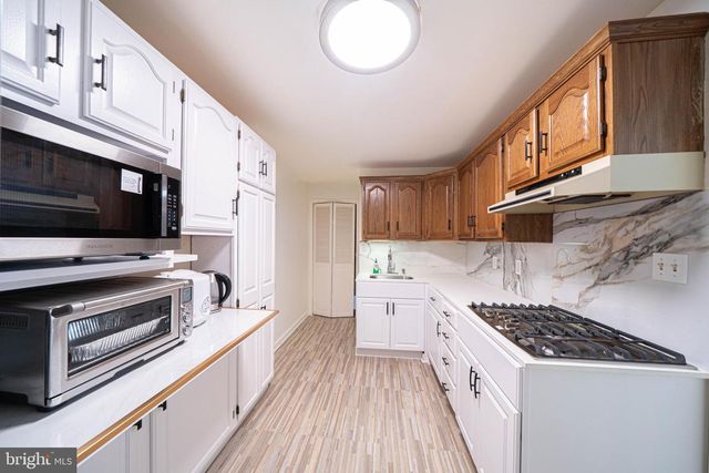 336 HOLLAND ST, Crum Lynne, PA 19022