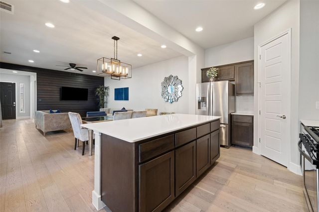 1713 Arcilla ST, Austin, TX 78741