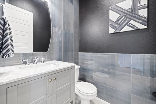 1713 Arcilla ST, Austin, TX 78741