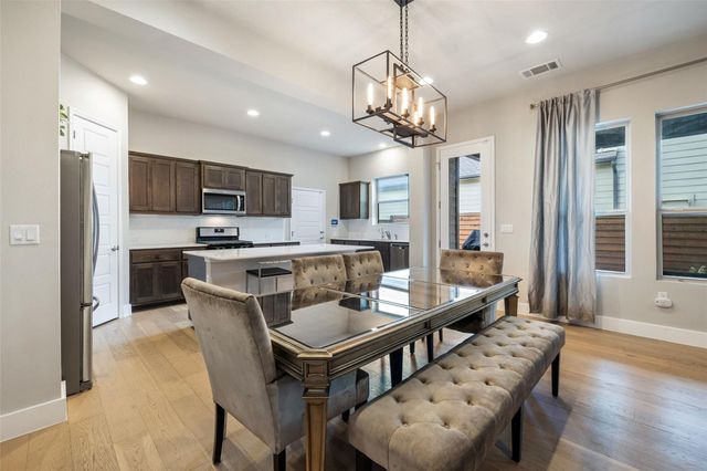1713 Arcilla ST, Austin, TX 78741