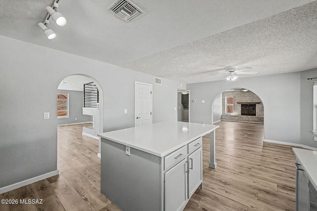 51 S Gold Mine Loop, Tucson, AZ 85748