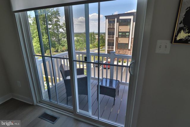 46274 MOUNT KELLOGG TER, Sterling, VA 20164