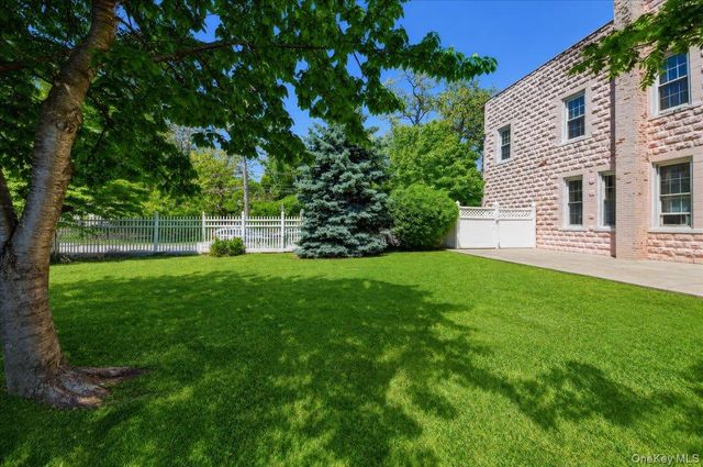 208 Tompkins Road, Yonkers, NY 10703