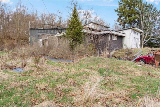 465 Amsler Ridge Rd, Economy, PA 15143