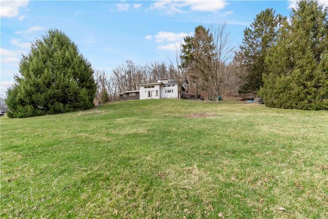 465 Amsler Ridge Rd, Economy, PA 15143