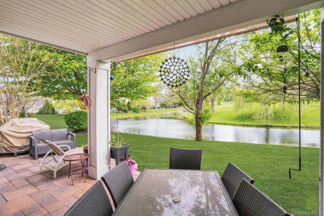 9 Windwatch Drive, Hauppauge, NY 11788