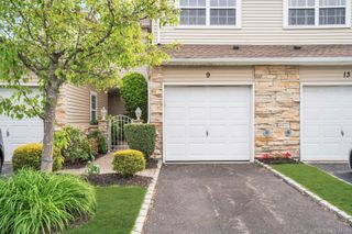 9 Windwatch Drive, Hauppauge, NY 11788
